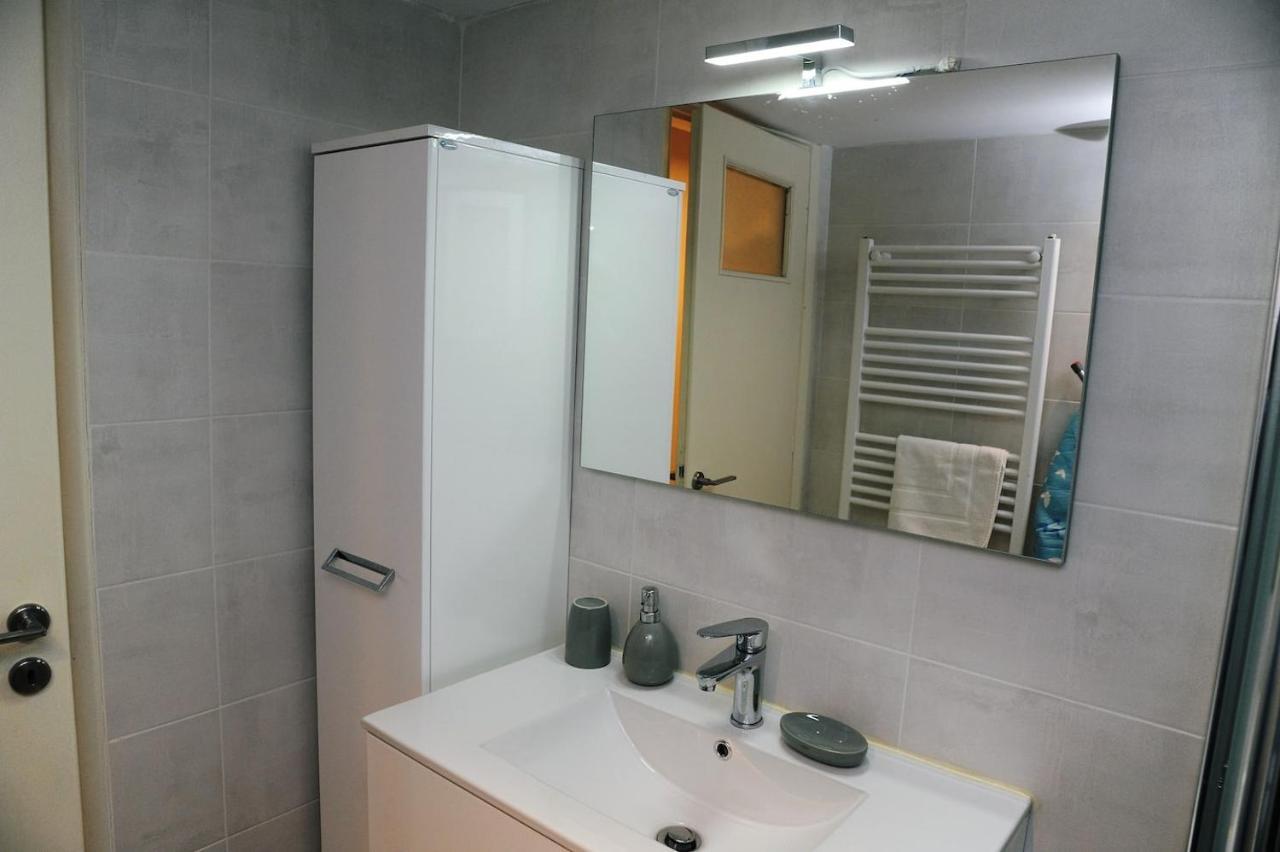 Freatida Apartment Pire Dış mekan fotoğraf